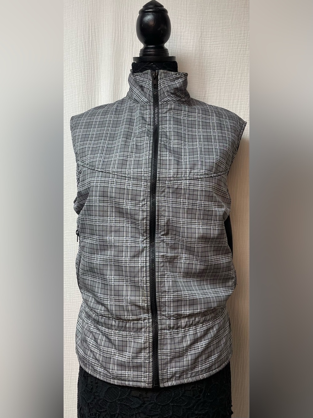 Kerrits Grey Plaid Quilted Sleeveless Vest Size L